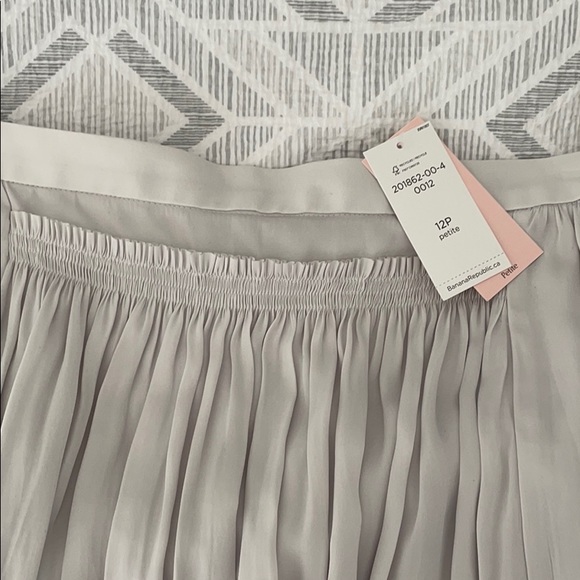 Banana Republic mini skirt - Picture 4 of 5